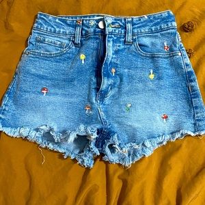 Mushroom embroidered denim shorts